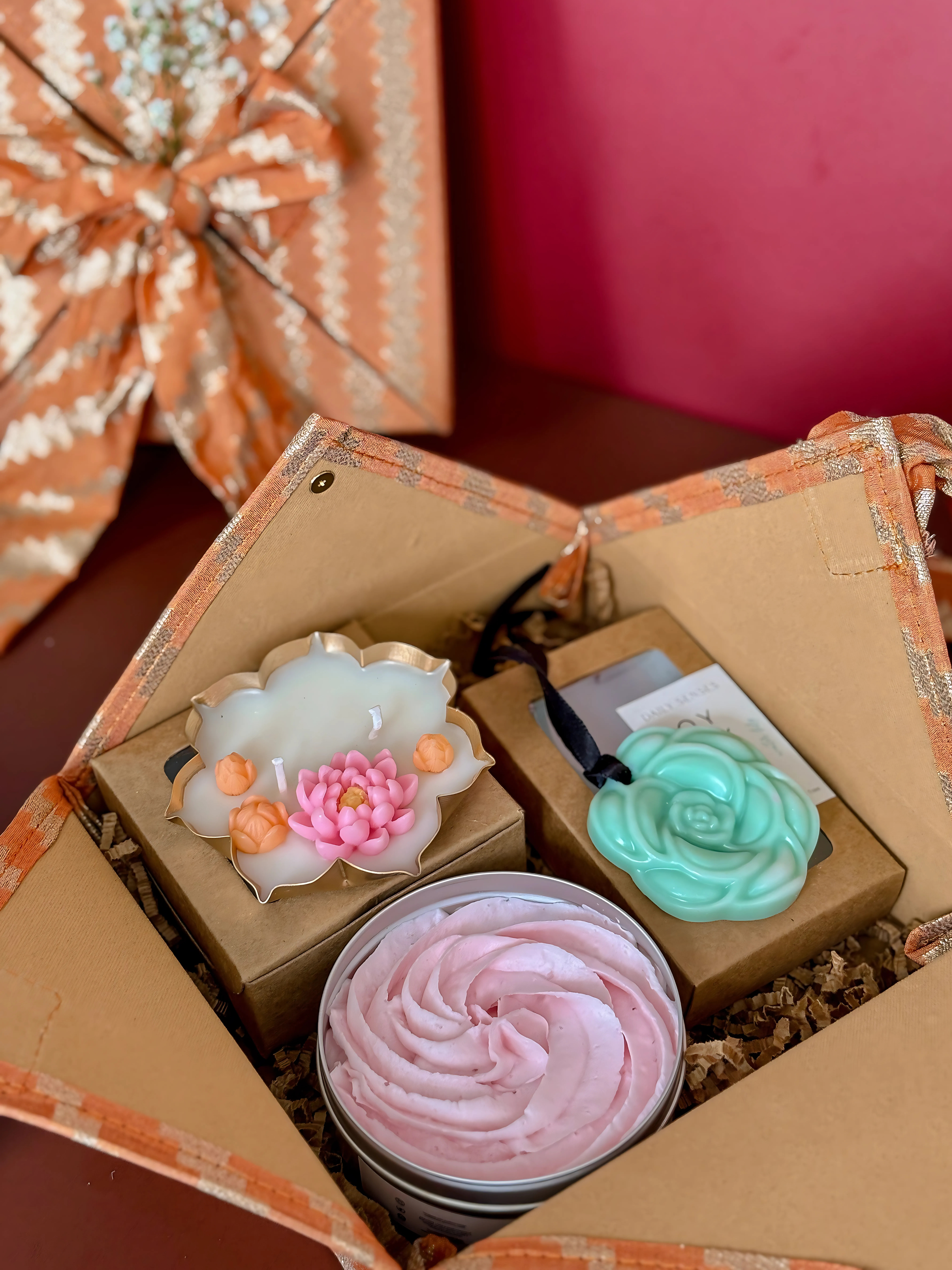 Treasure Chest - Coral/ Creme (After glow)